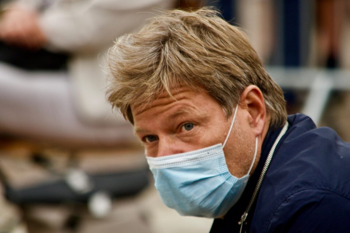 robert habeck, politician, man, caucasian, face mask, pandemic, outdoors, robert habeck, robert habeck, robert habeck, robert habeck, robert habeck